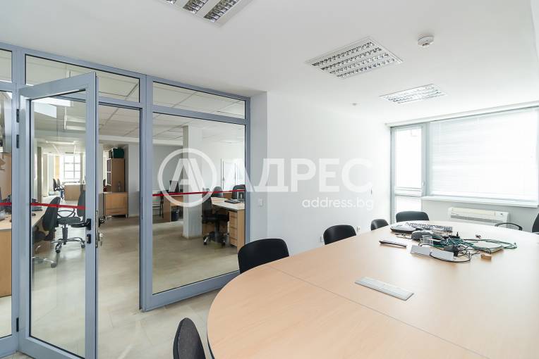 Офис Сграда/Търговски център, Варна, ЖП Гара, 702616, Снимка 23