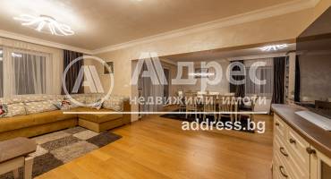 Многостаен апартамент, Варна, Цветен квартал, 604617, Снимка 1