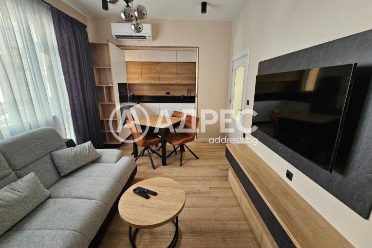 Тристаен апартамент, Варна, Център, 663618, Снимка 1