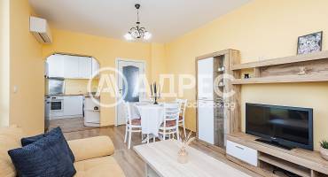 Тристаен апартамент, Варна, Централна поща, 689625, Снимка 1