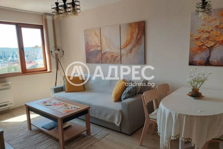 Двустаен апартамент, Варна, ЖП Гара, 688630, Снимка 2