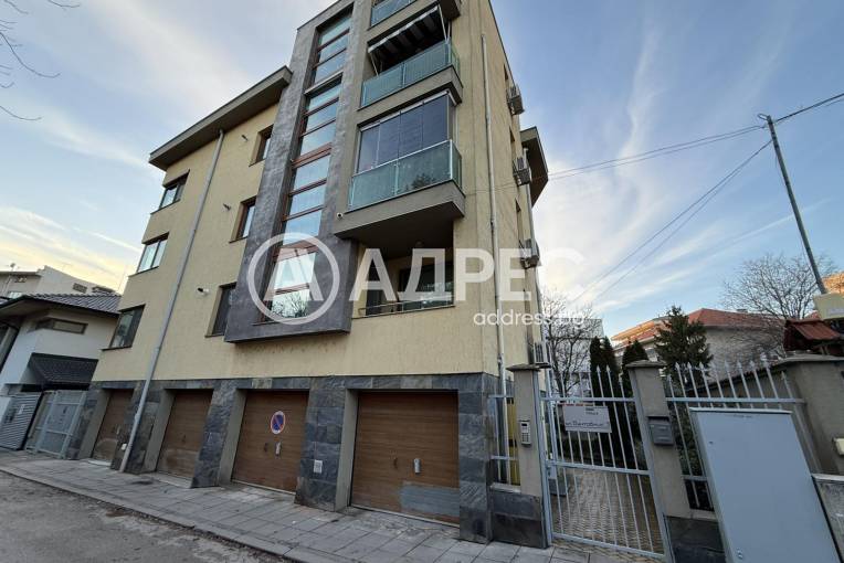 Многостаен апартамент, Плевен, Идеален център, 676631, Снимка 1