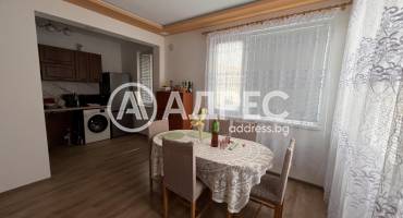 Тристаен апартамент, Нови пазар, 688632, Снимка 1