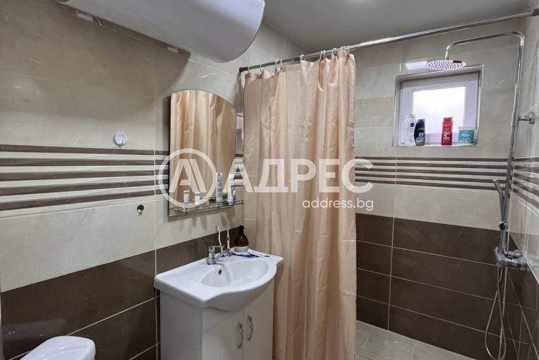 Многостаен апартамент, Нови пазар, 688632, Снимка 3