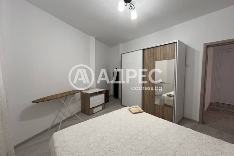 Многостаен апартамент, Нови пазар, 688632, Снимка 6