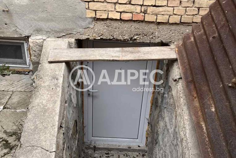 Многостаен апартамент, Нови пазар, 688632, Снимка 9