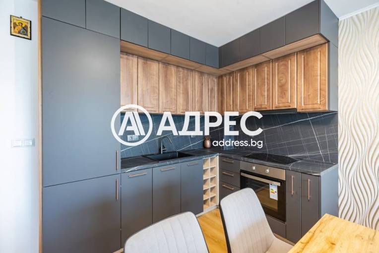 Тристаен апартамент, Варна, Погребите, 681633, Снимка 1