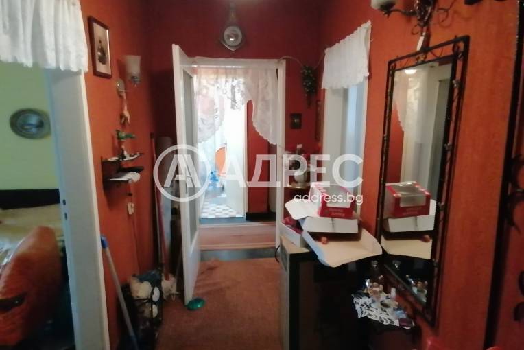 Тристаен апартамент, Шумен, Математическа гимназия, 674646, Снимка 1