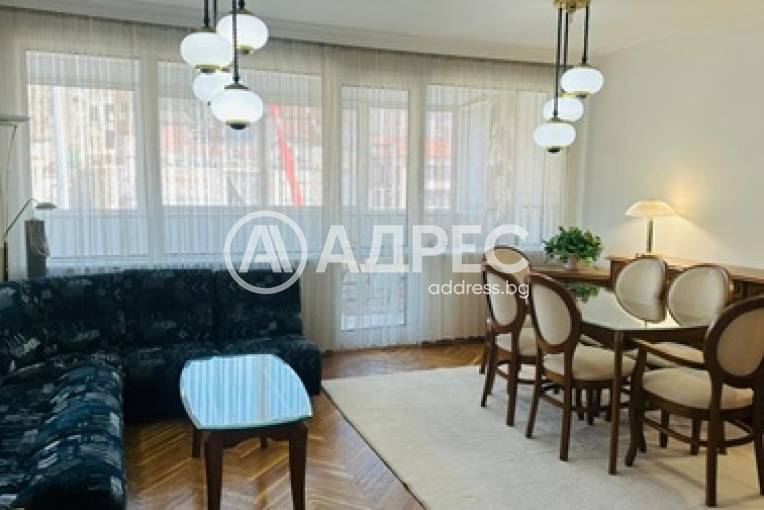 Тристаен апартамент, Пловдив, Стария град, 684646, Снимка 1