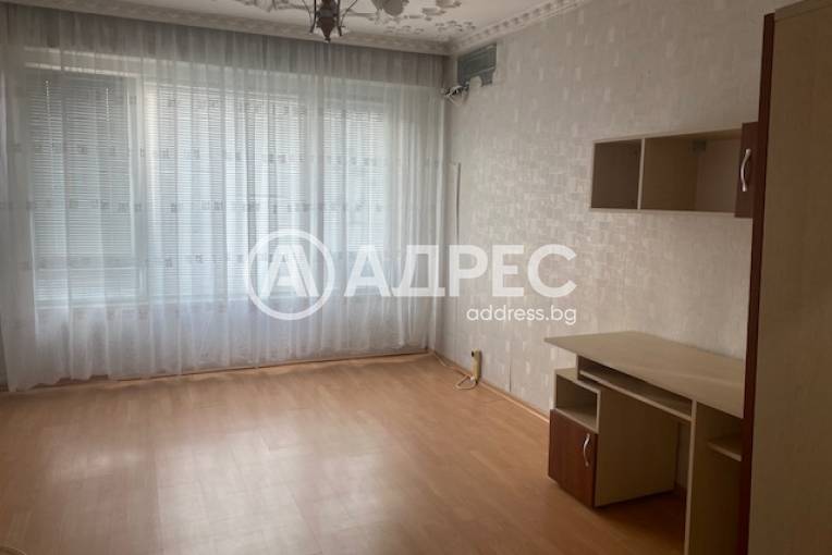 Тристаен апартамент, Добрич, Югоизток, 672647, Снимка 1