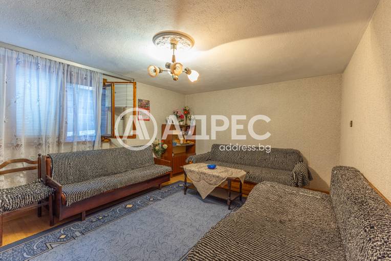 Многостаен апартамент, Езерово, 692647, Снимка 1