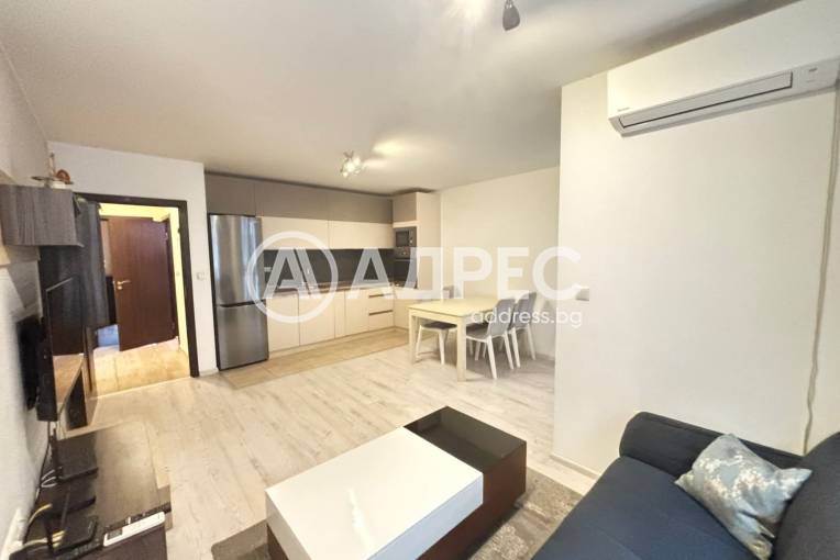 Тристаен апартамент, Варна, Гранд Мол Варна, 676648, Снимка 1