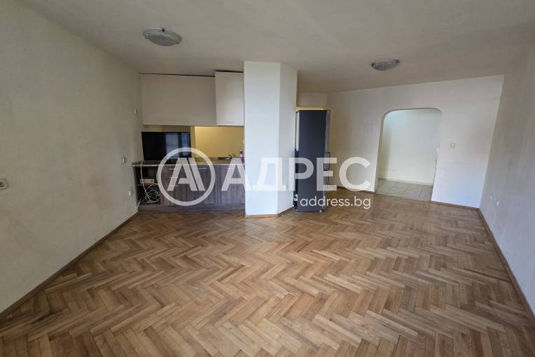 Тристаен апартамент, София, Борово, 680648, Снимка 1