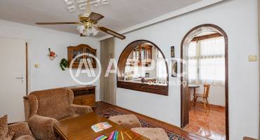 Тристаен апартамент, Варна, Аспарухово, 688648, Снимка 1