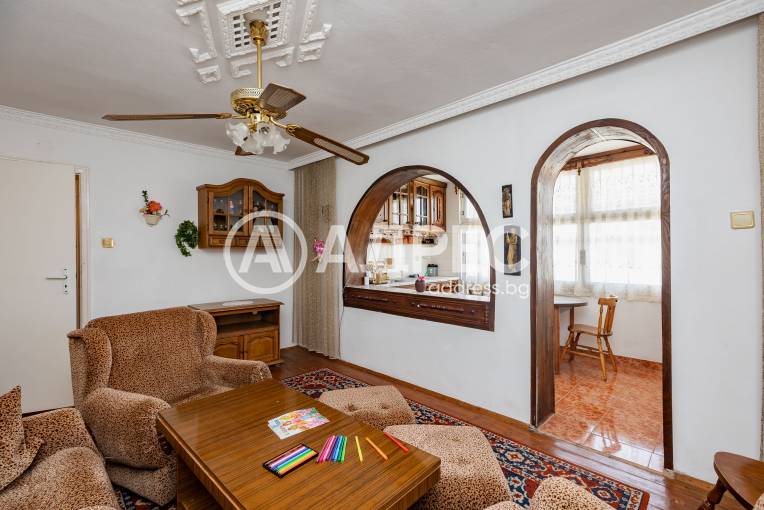 Тристаен апартамент, Варна, Аспарухово, 688648, Снимка 1