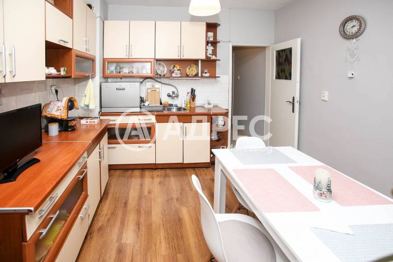 Тристаен апартамент, София, Света троица, 670651, Снимка 11