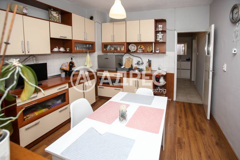 Тристаен апартамент, София, Света троица, 670651, Снимка 3