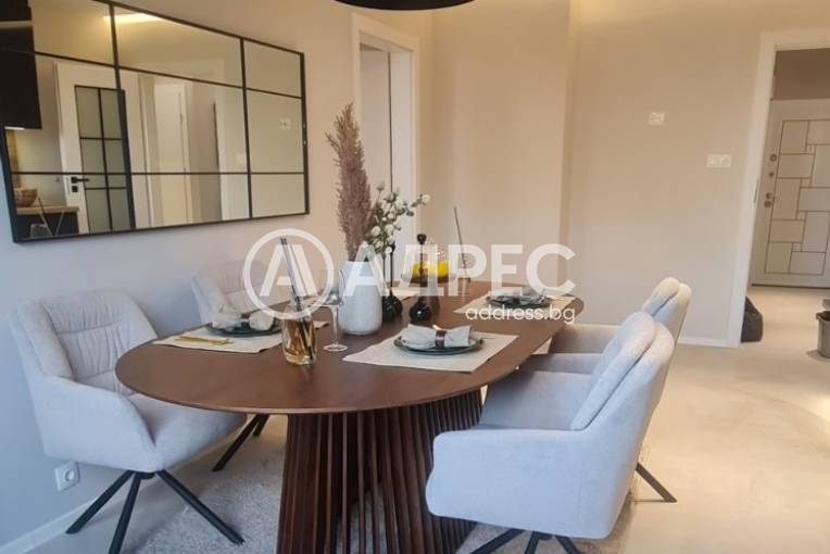 Тристаен апартамент, София, Гоце Делчев, 675656, Снимка 1