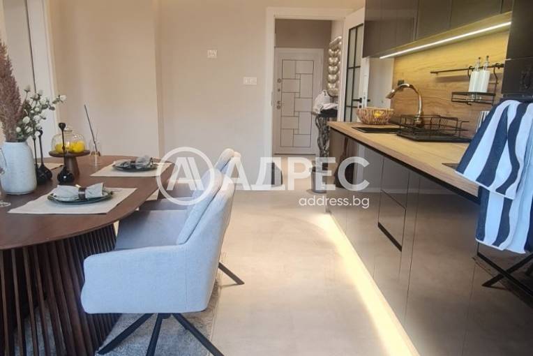 Тристаен апартамент, София, Гоце Делчев, 675656, Снимка 2