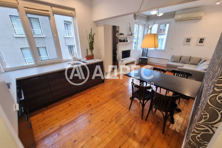 Тристаен апартамент, София, Център, 676657, Снимка 1