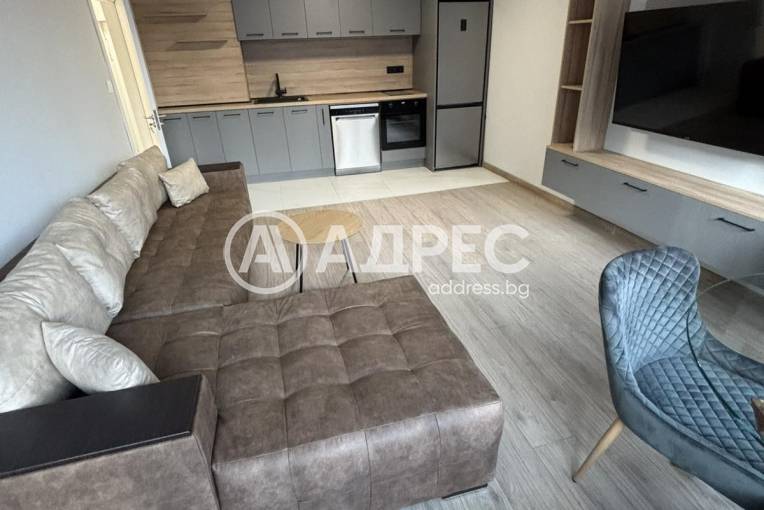 Тристаен апартамент, Велико Търново, Център, 682657, Снимка 1