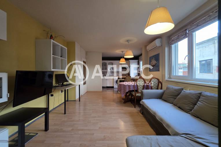 Тристаен апартамент, София, Карпузица, 674659, Снимка 1