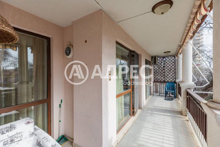 Тристаен апартамент, Варна, к.к. Св.Св. Константин и Елена, 682661, Снимка 12