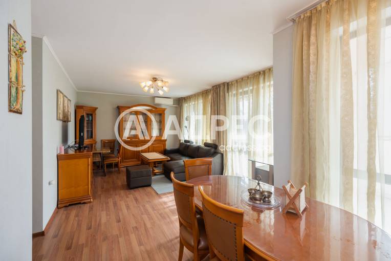 Тристаен апартамент, Варна, к.к. Св.Св. Константин и Елена, 682661, Снимка 2