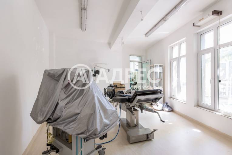 Офис Сграда/Търговски център, Плевен, Идеален център, 665662, Снимка 30