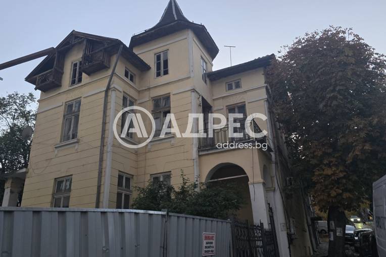 Етаж от къща, Плевен, Идеален център, 639667, Снимка 1