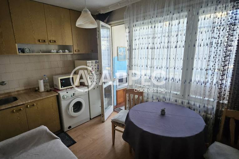 Тристаен апартамент, Плевен, Център, 666668, Снимка 1