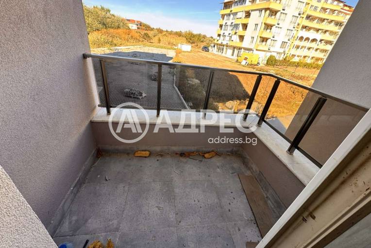 Двустаен апартамент, Поморие, местност Кротиря, 673668, Снимка 12