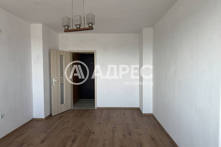 Тристаен апартамент, София, Борово, 700670, Снимка 1
