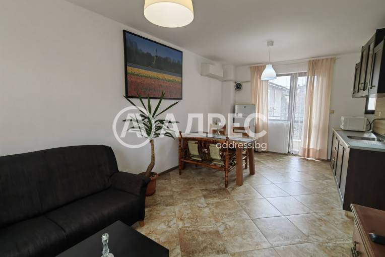 Тристаен апартамент, Варна, Център, 682671, Снимка 2