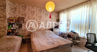 Тристаен апартамент, София, Хиподрума, 675674, Снимка 1