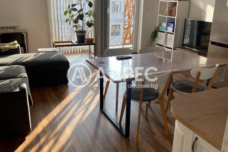 Тристаен апартамент, Плевен, Център, 680678, Снимка 1