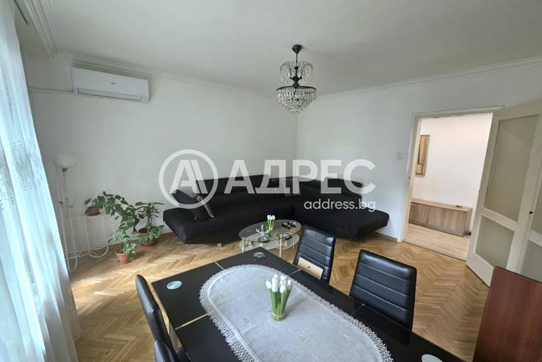 Тристаен апартамент, София, Център, 702679, Снимка 1