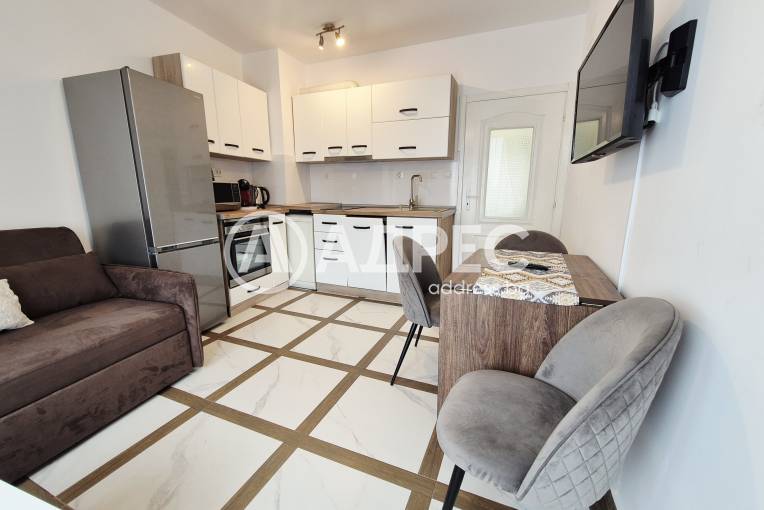 Двустаен апартамент, Варна, ЖП Гара, 667681, Снимка 1