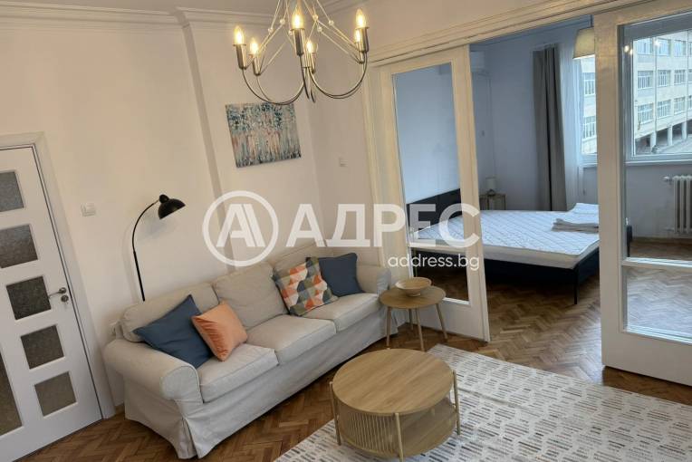 Тристаен апартамент, София, Център, 681682, Снимка 1