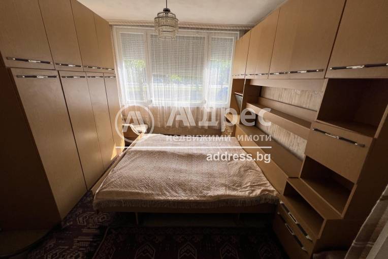 Тристаен апартамент, Севлиево, жк. "д-р. Атанас Москов", 617685, Снимка 1