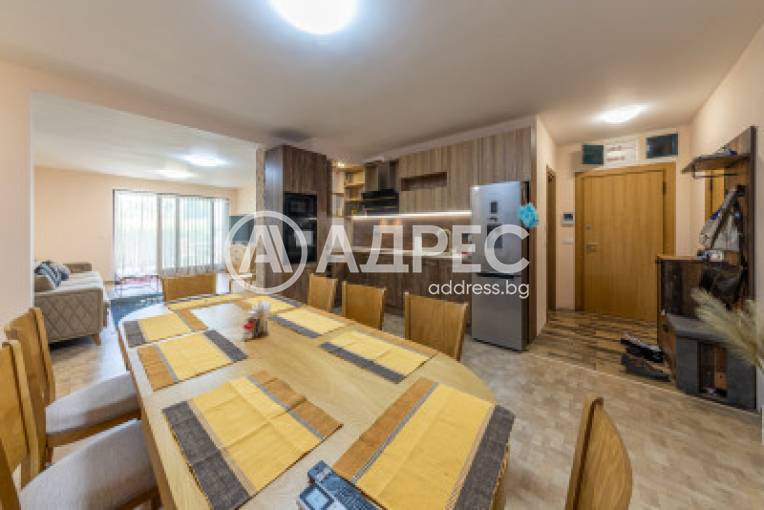 Тристаен апартамент, Варна, к.к. Св.Св. Константин и Елена, 677688, Снимка 1