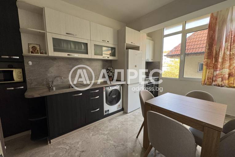 Тристаен апартамент, Благоевград, Широк център, 512696, Снимка 2