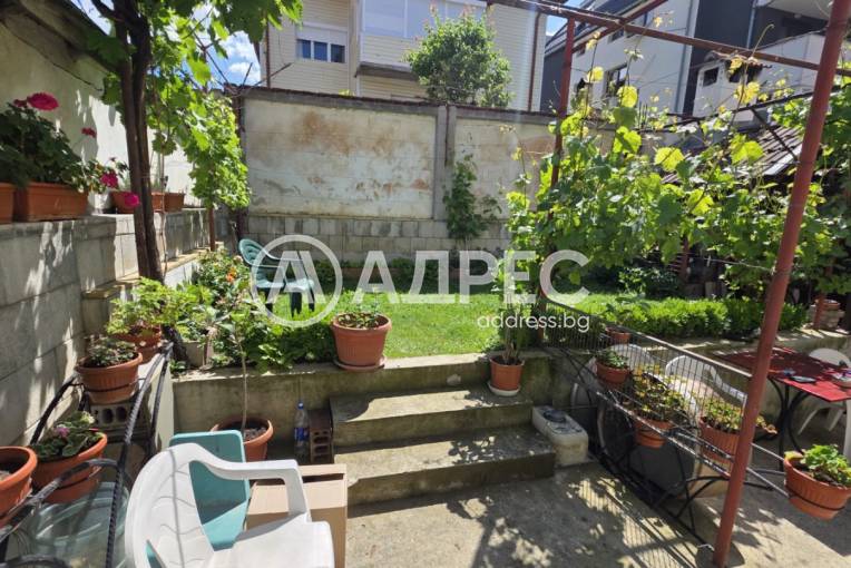 Етаж от къща, Плевен, ВМИ, 686697, Снимка 1