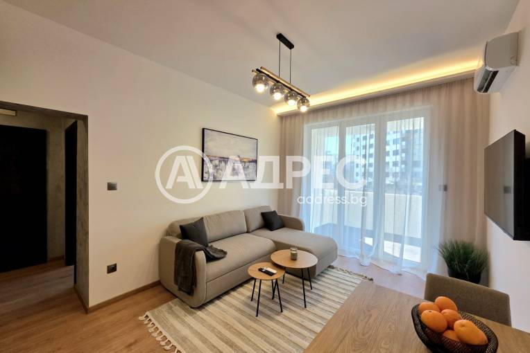 Тристаен апартамент, София, Илинден, 703699, Снимка 1