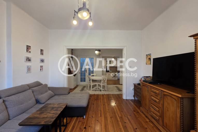 Тристаен апартамент, София, Център, 678700, Снимка 1