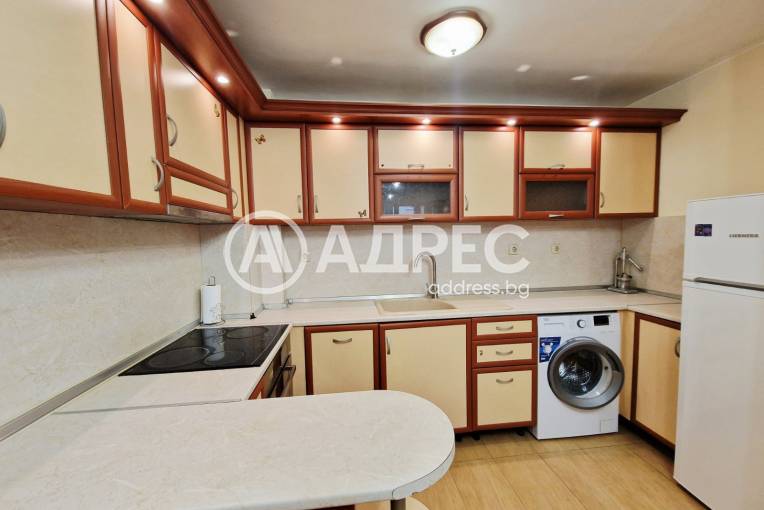 Двустаен апартамент, Варна, Базар "Левски", 671703, Снимка 1