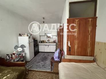 Двустаен апартамент, Нови пазар, 702704, Снимка 1