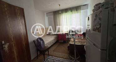 Двустаен апартамент, Нови пазар, 702704, Снимка 1