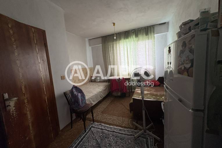 Двустаен апартамент, Нови пазар, 702704, Снимка 1