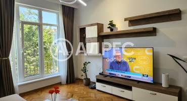 Тристаен апартамент, София, Център, 699707, Снимка 1